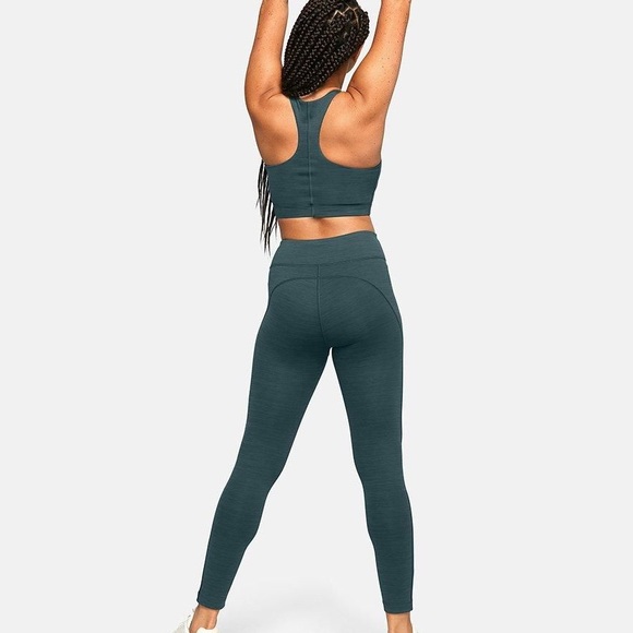 OV Move Free Crop Top - Sold out - Picture 4 of 14